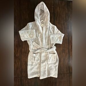 Pottery Barn Kids robe 4-6